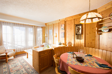 gemuetliche Sitzecke zum gemeinsamen Essen und Beisammensein